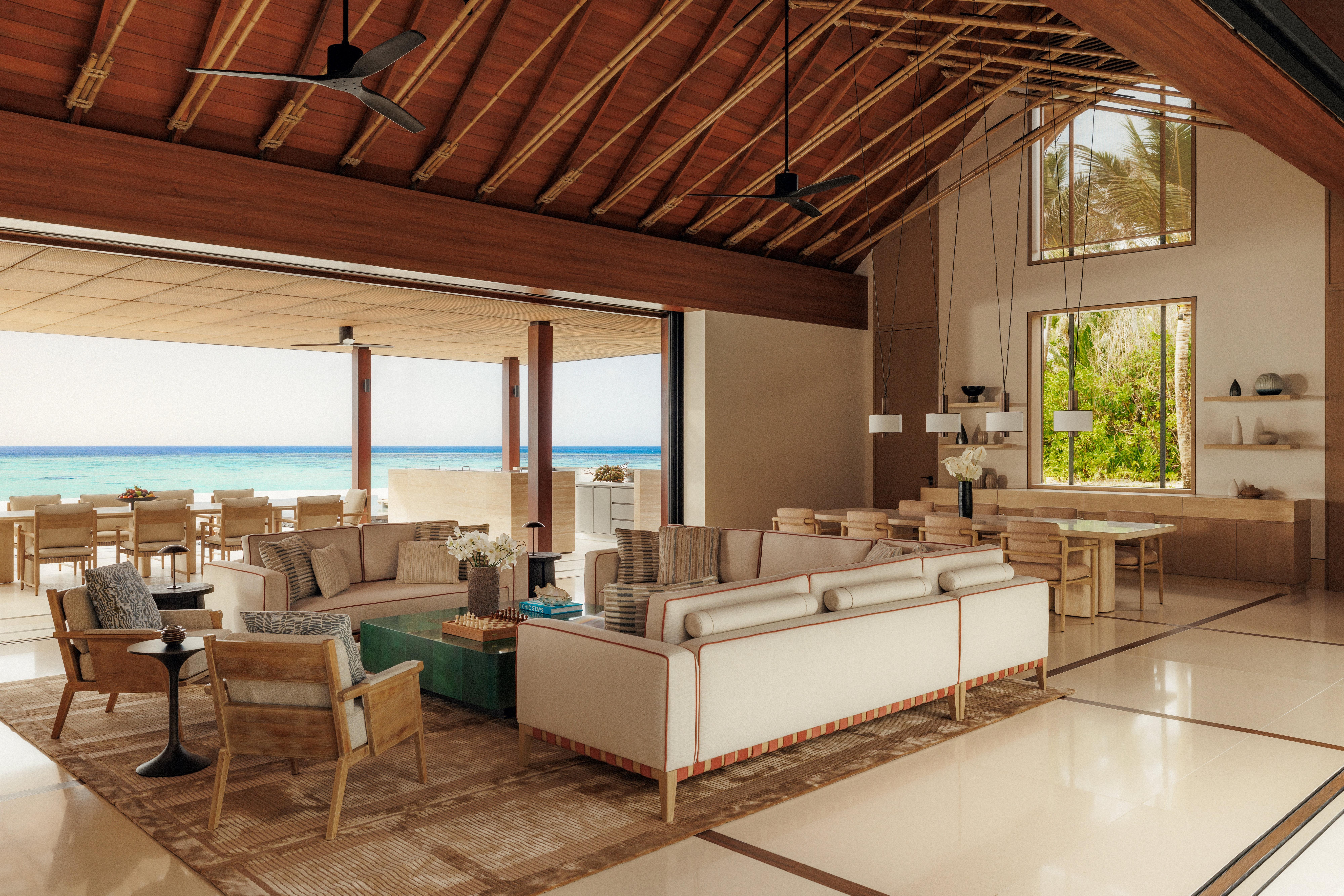 Private Lounge im Abendlicht
