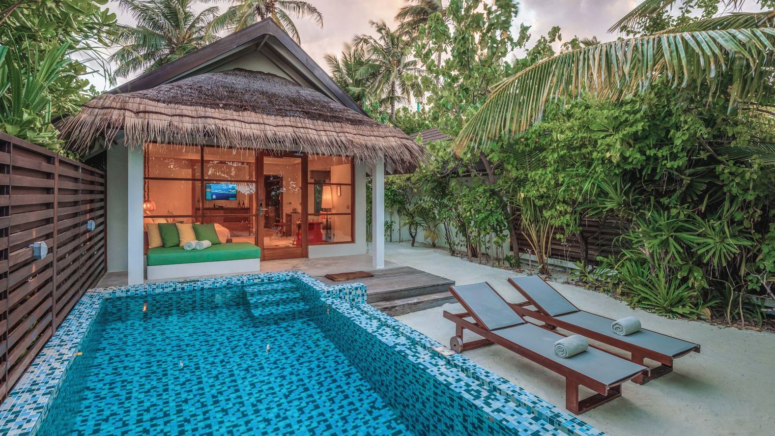 Strandvilla mit Pool - Bild 3