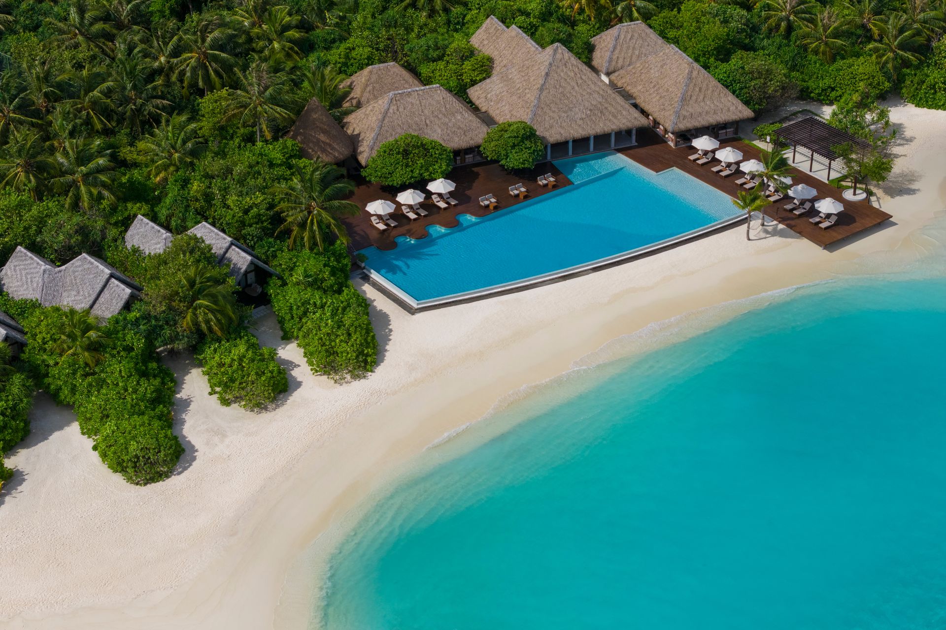 Strand und Lagune vor dem Resort