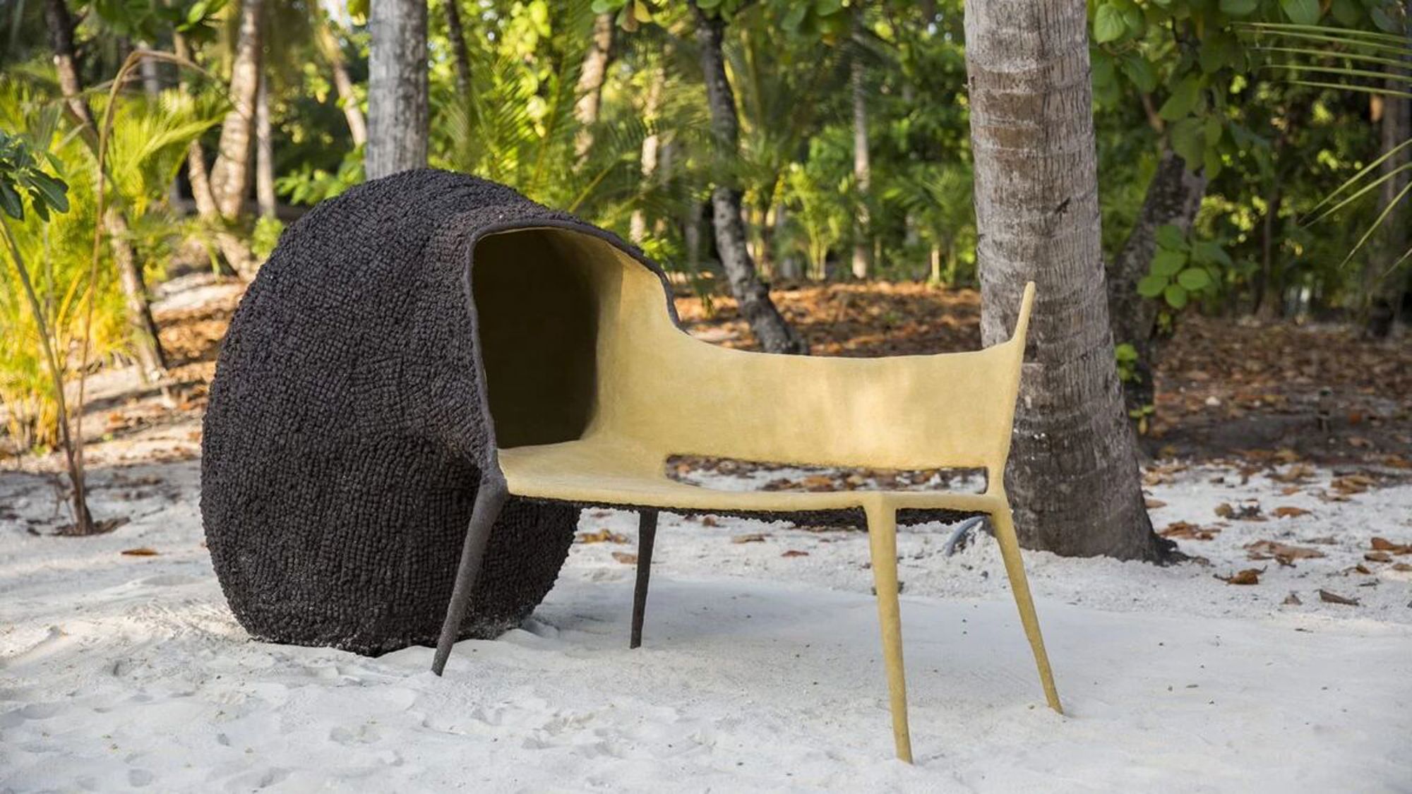 Evolution Chair im Strandgarten
