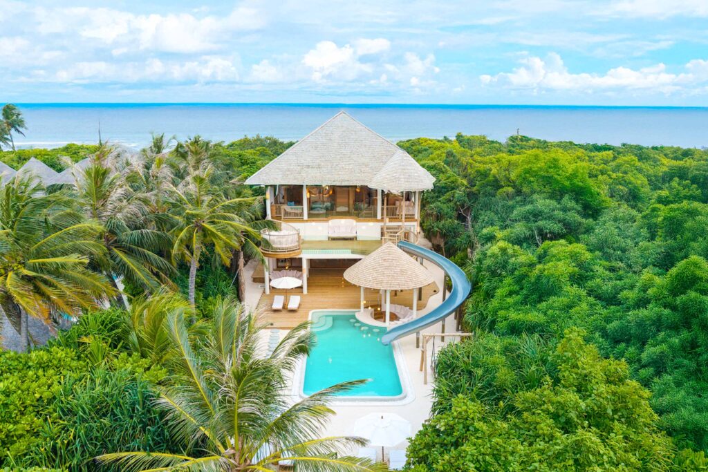 2 Bedroom Island Retreat with Slide - Bild 2